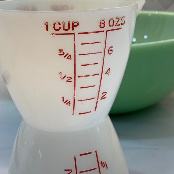 Vintage Classic Tupperware Double Measuring Cup - Picture 3 of 14